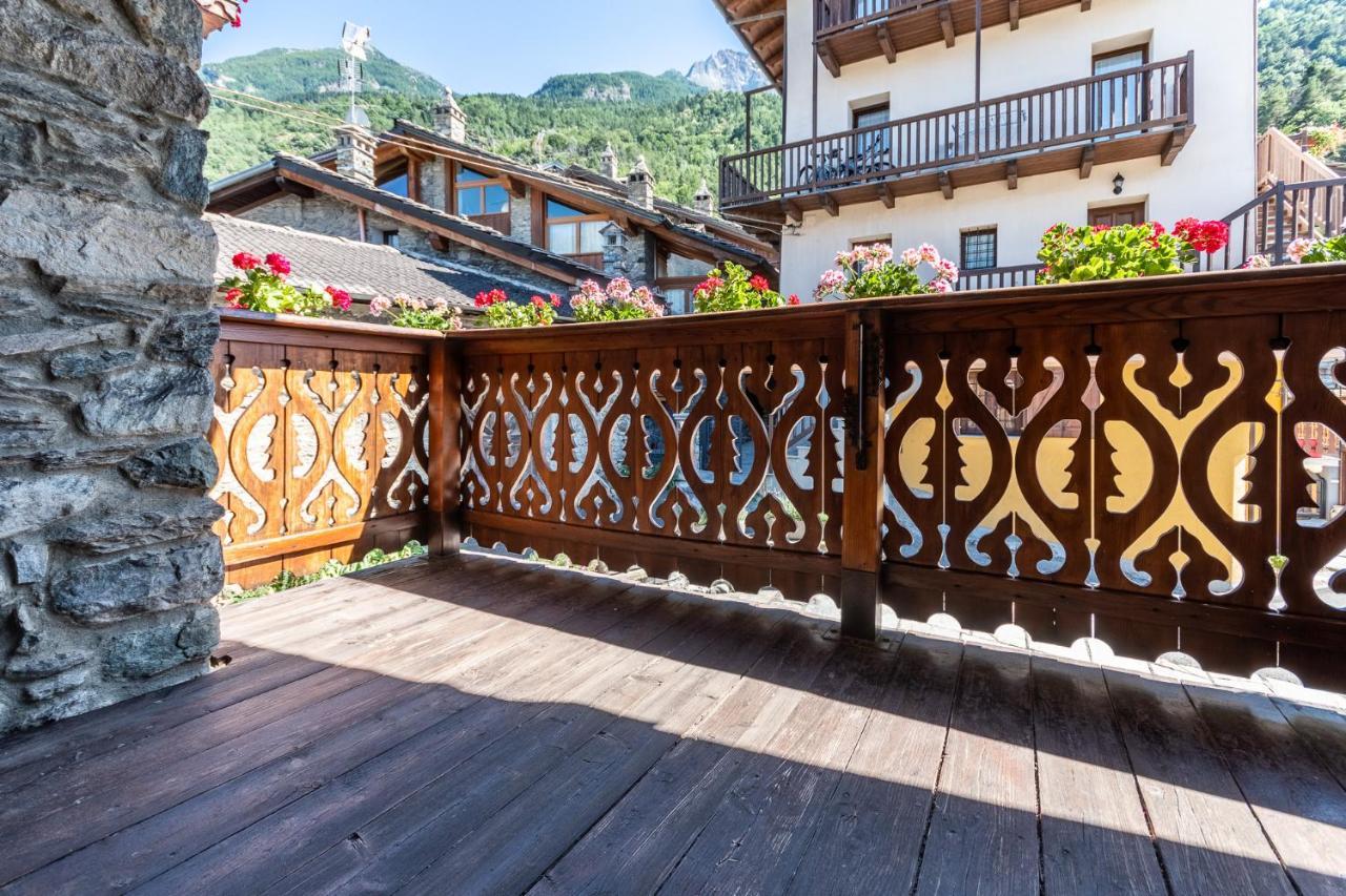 L'Atelier Du Temps - Woodstone Villa Aosta Eksteriør billede